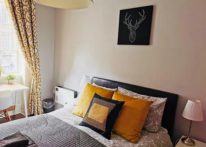 Centre Georgian Style *