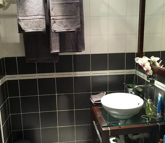 Centre Georgian Style 아파트 *