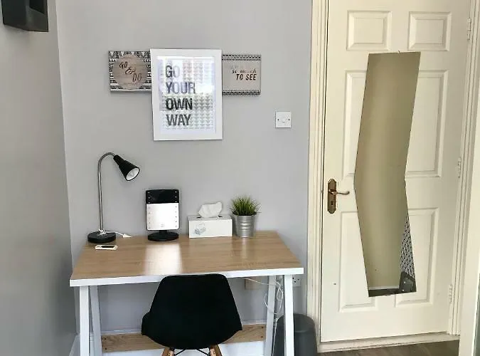 Centre Georgian Style 아파트 *