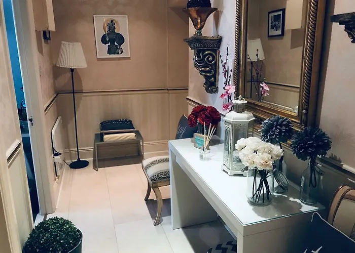 Centre Georgian Style *
