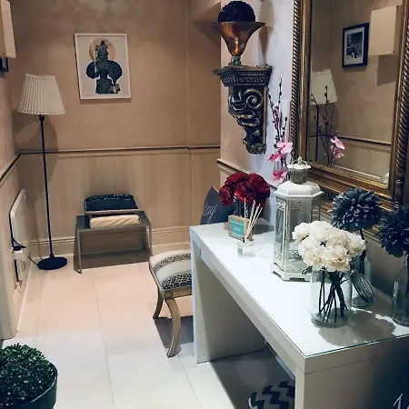 Centre Georgian Style *