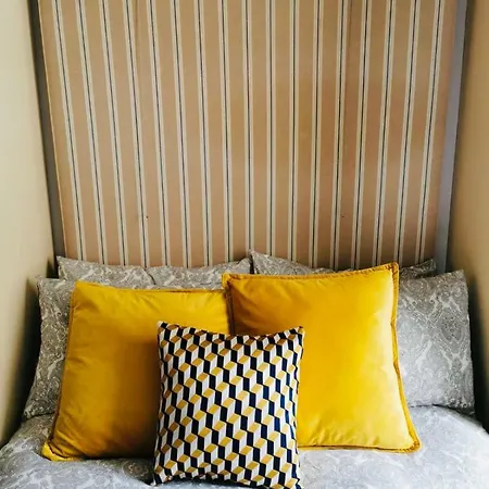 Centre Georgian Style *