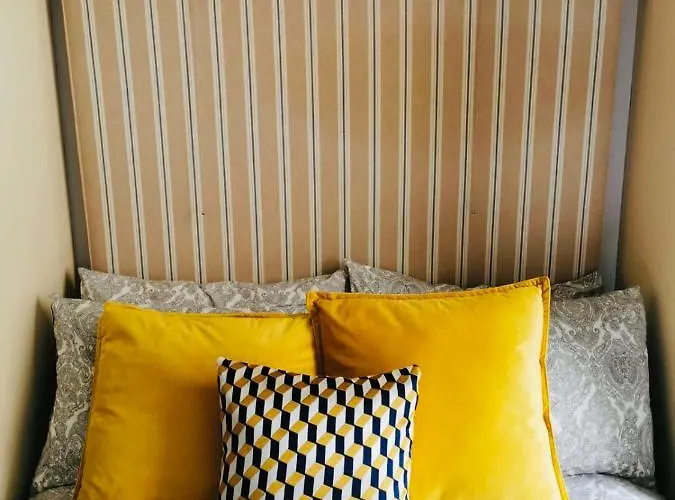 Centre Georgian Style *