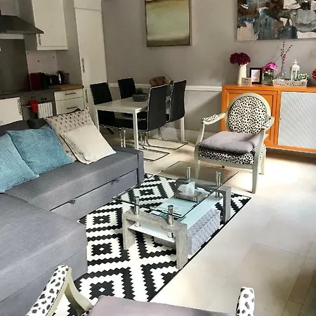 City Centre Georgian Style Apartment Dublin