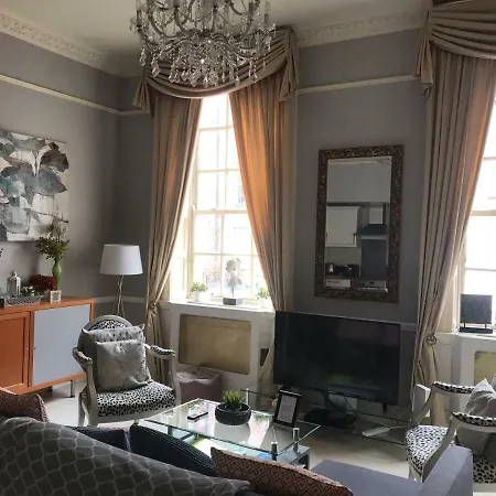 City Centre Georgian Style Apartment