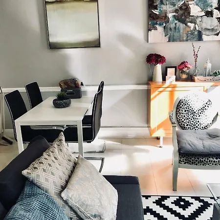 Apartment City Centre Georgian Style Apartment *