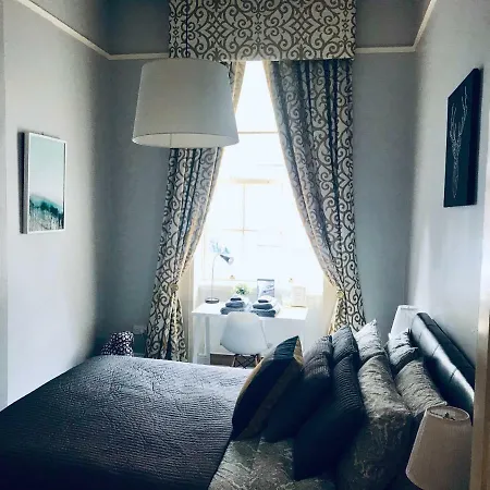 Centre Georgian Style דירה *