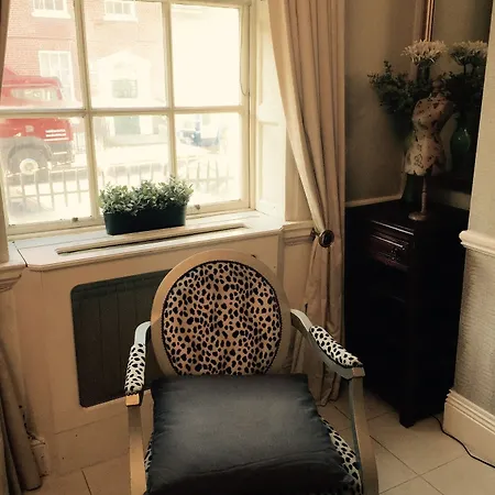 City Centre Georgian Style Apartment