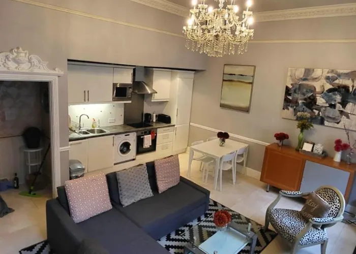 Centre Georgian Style