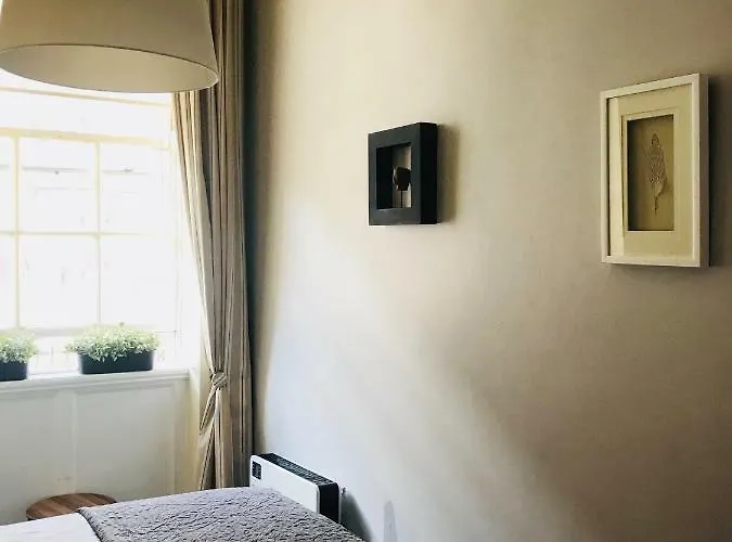 City Centre Georgian Style Apartment Apartment